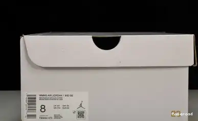 Hyperoad Mid SE“Red Stardust” Jordan 1 Air 0629